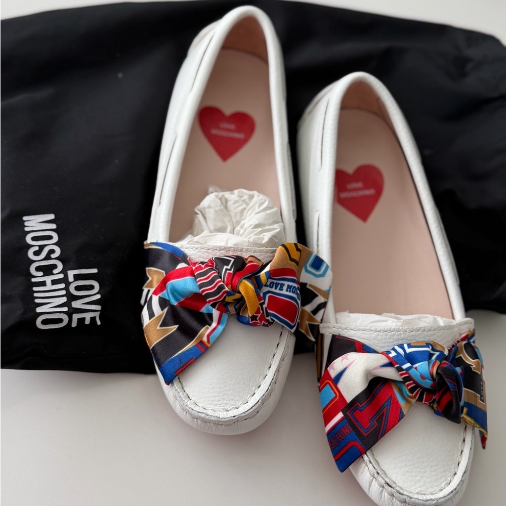 Love Moschino White Loafers with Multicolor Bow